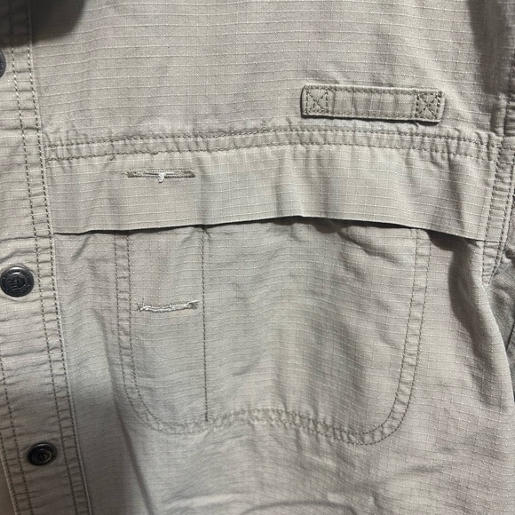 Cabelas Legendary long sleeve button up size medium - Picture 3 of 8